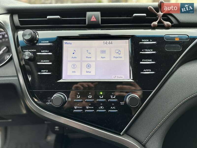 Седан Toyota Camry 2017 в Одессе