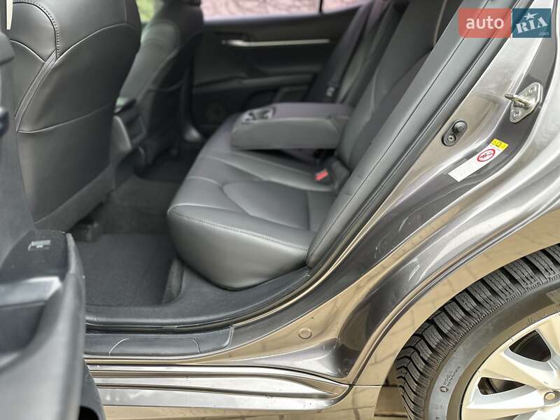 Седан Toyota Camry 2017 в Одессе