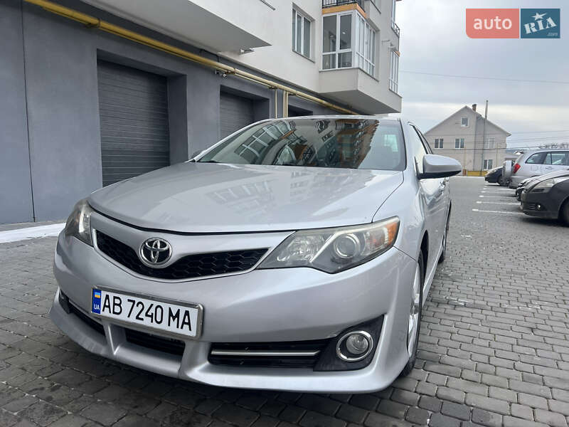 Седан Toyota Camry 2013 в Вінниці
