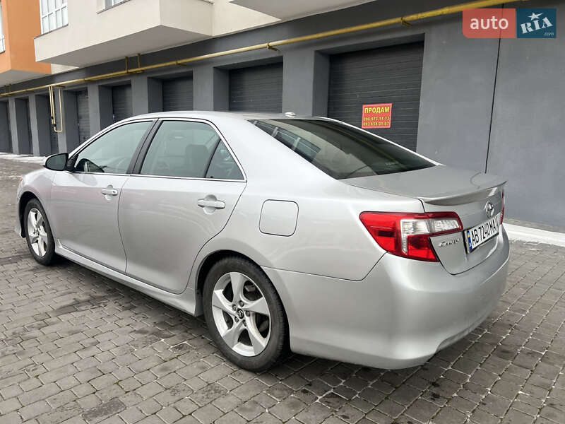 Седан Toyota Camry 2013 в Вінниці