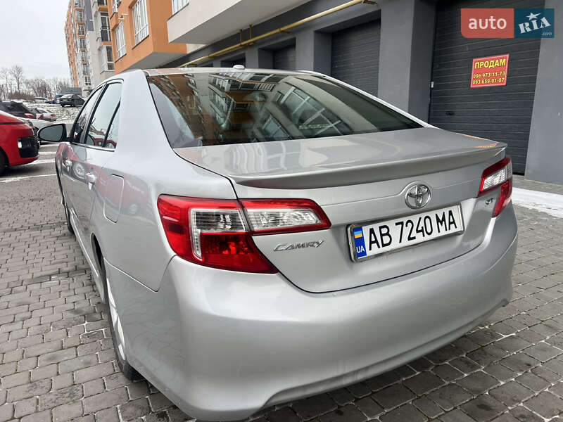 Седан Toyota Camry 2013 в Вінниці