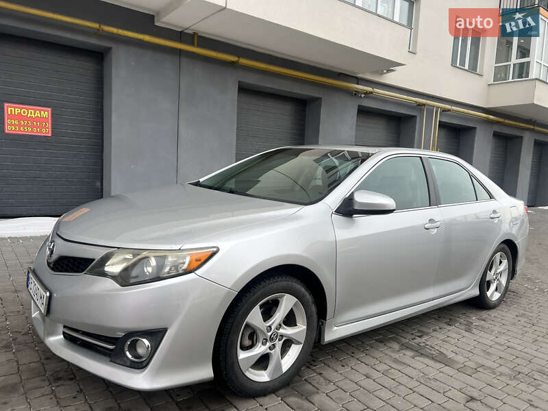 Седан Toyota Camry 2013 в Вінниці