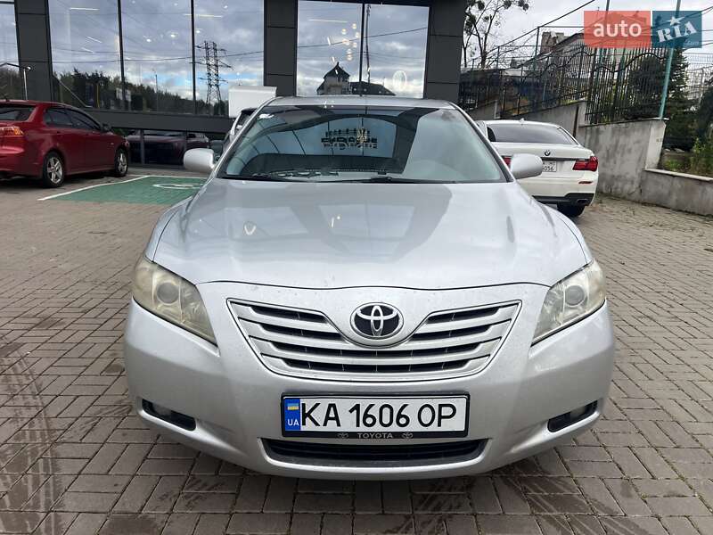 Седан Toyota Camry 2008 в Києві