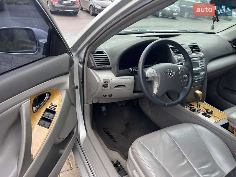 Седан Toyota Camry 2008 в Києві