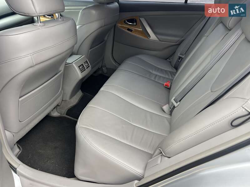 Седан Toyota Camry 2008 в Києві