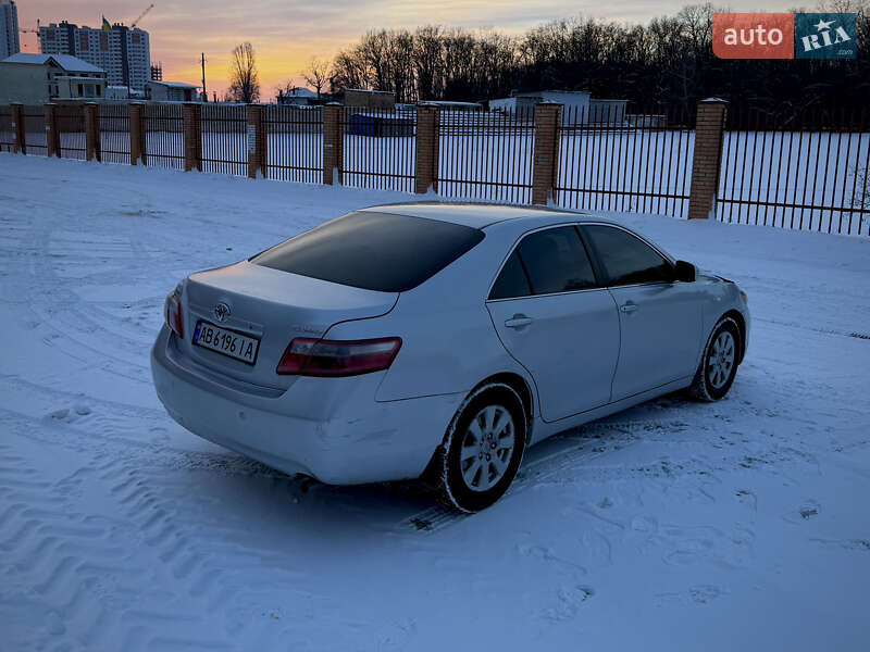 Седан Toyota Camry 2007 в Києві