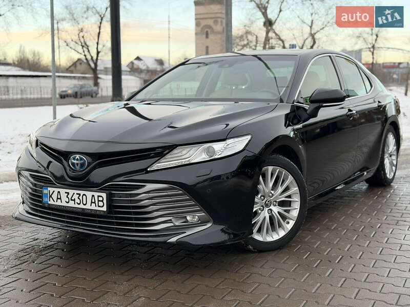 Седан Toyota Camry 2019 в Киеве фото 2 Седан Toyota Camry 2019 в Киеве