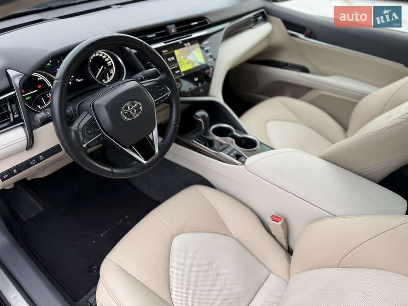 Седан Toyota Camry 2019 в Киеве фото 19 Седан Toyota Camry 2019 в Киеве
