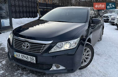 Седан Toyota Camry 2013 в Киеве