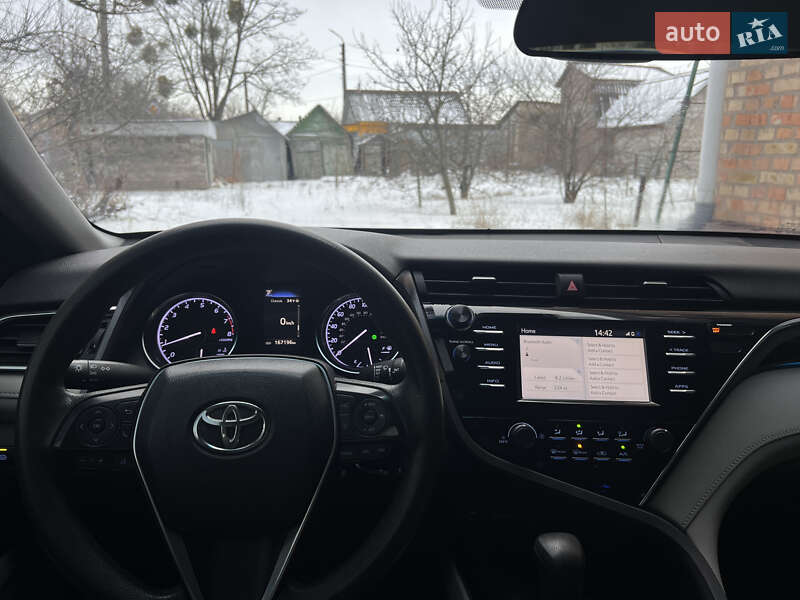 Седан Toyota Camry 2018 в Киеве фото 3 Седан Toyota Camry 2018 в Киеве