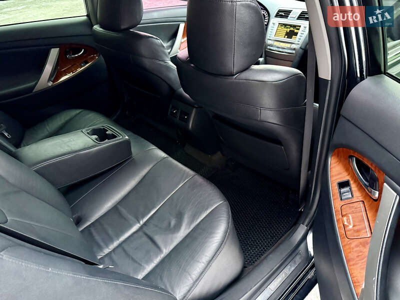 Седан Toyota Camry 2009 в Києві