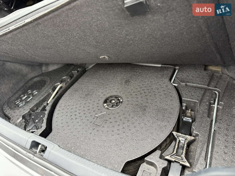 Седан Toyota Camry 2012 в Дніпрі