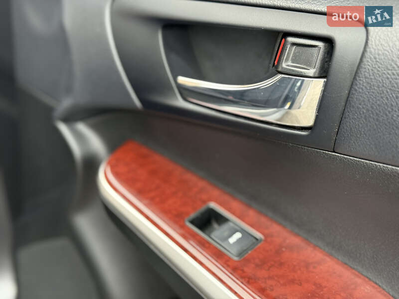 Седан Toyota Camry 2012 в Дніпрі