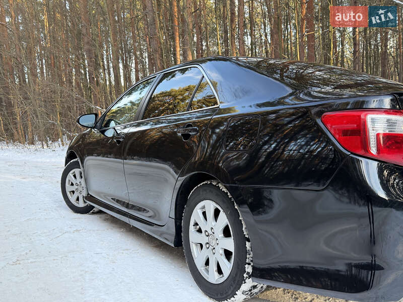 Седан Toyota Camry 2014 в Житомирі
