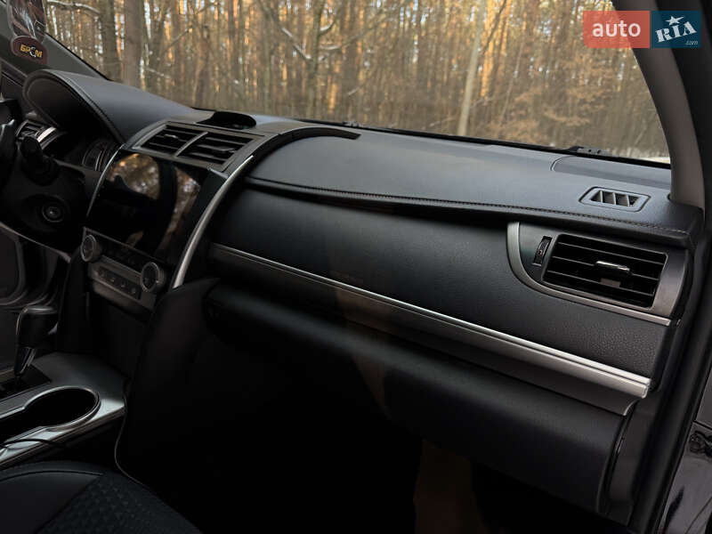 Седан Toyota Camry 2014 в Житомирі