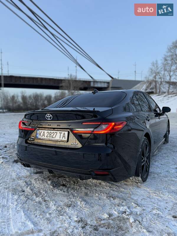 Седан Toyota Camry 2024 в Києві