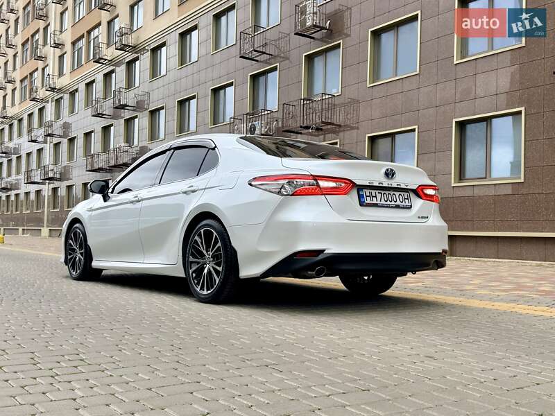 Седан Toyota Camry 2020 в Одессе