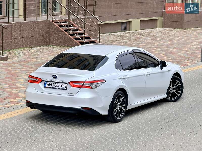 Седан Toyota Camry 2020 в Одессе