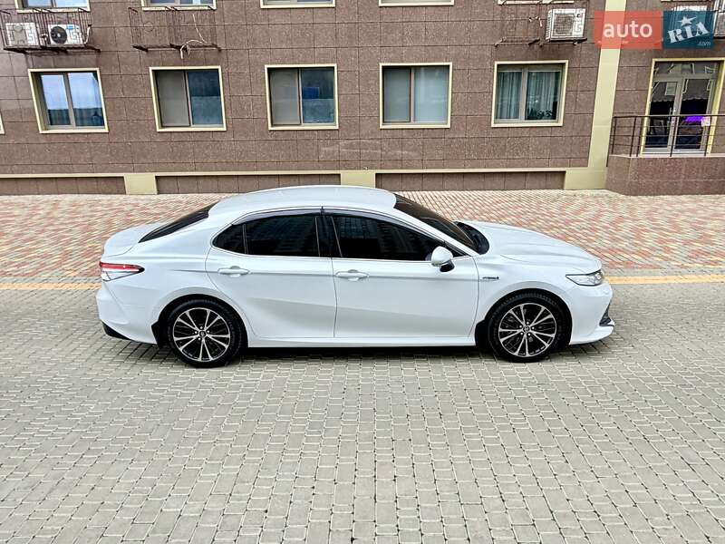 Седан Toyota Camry 2020 в Одессе