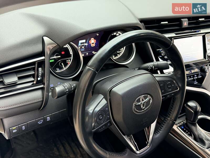 Седан Toyota Camry 2020 в Одессе