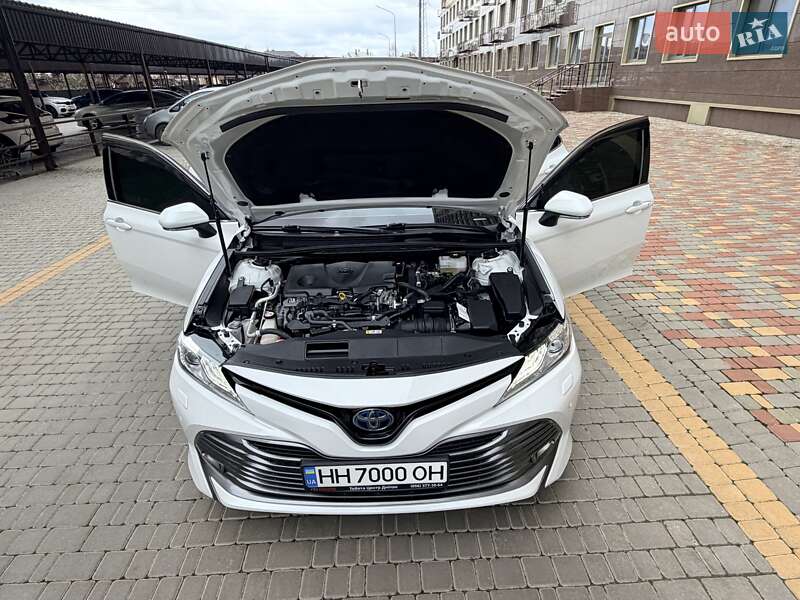 Седан Toyota Camry 2020 в Одессе