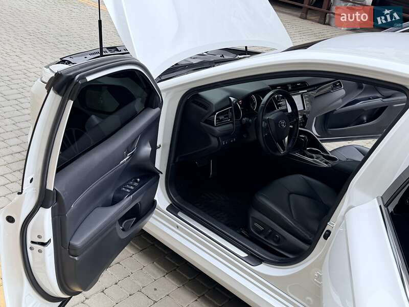 Седан Toyota Camry 2020 в Одессе