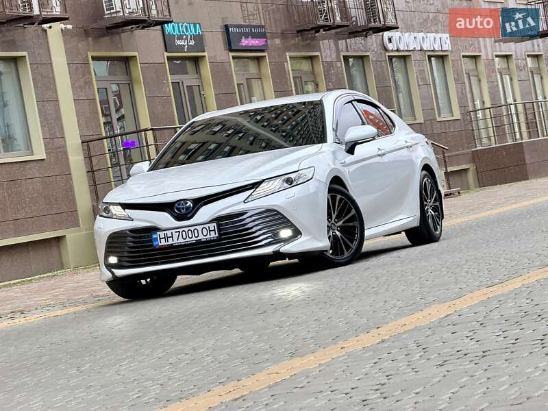 Седан Toyota Camry 2020 в Одессе
