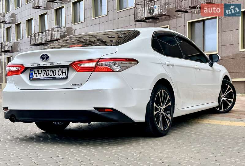 Седан Toyota Camry 2020 в Одессе