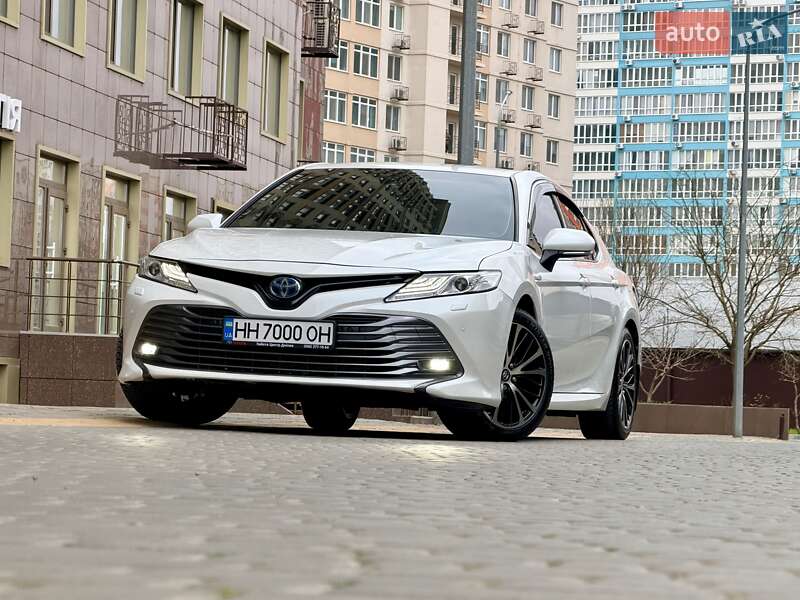 Седан Toyota Camry 2020 в Одессе