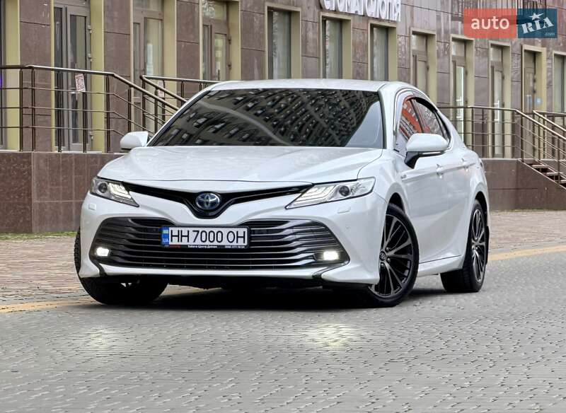 Седан Toyota Camry 2020 в Одессе