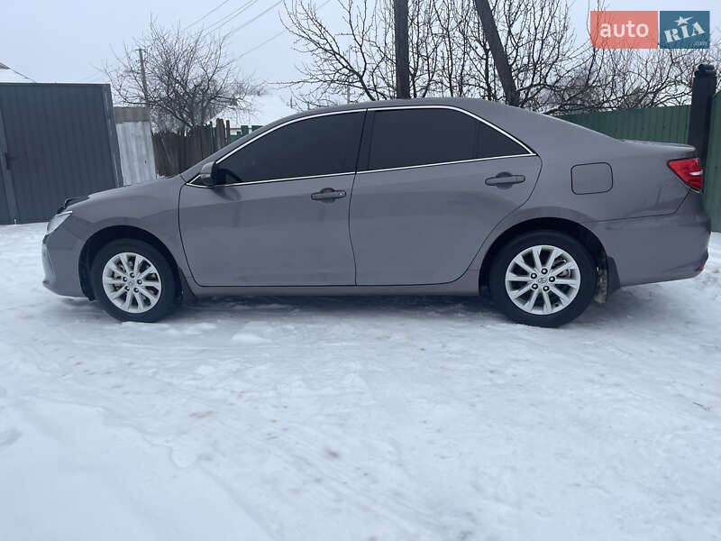 Седан Toyota Camry 2016 в Черкассах