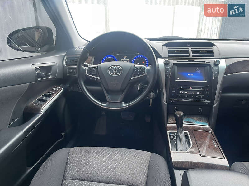 Седан Toyota Camry 2016 в Черкассах
