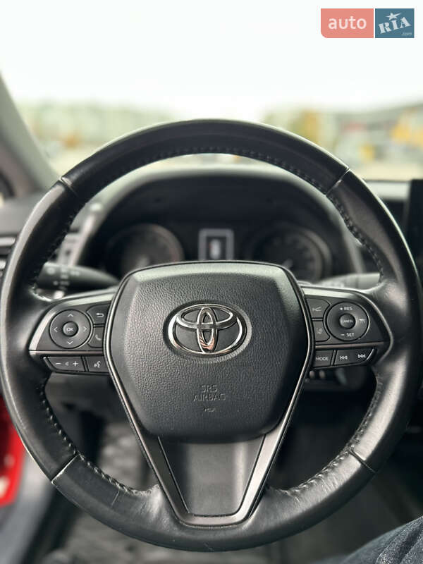 Седан Toyota Camry 2021 в Запорожье