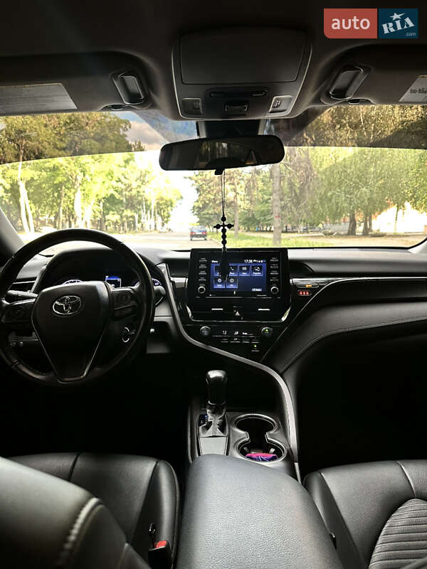 Седан Toyota Camry 2021 в Запорожье
