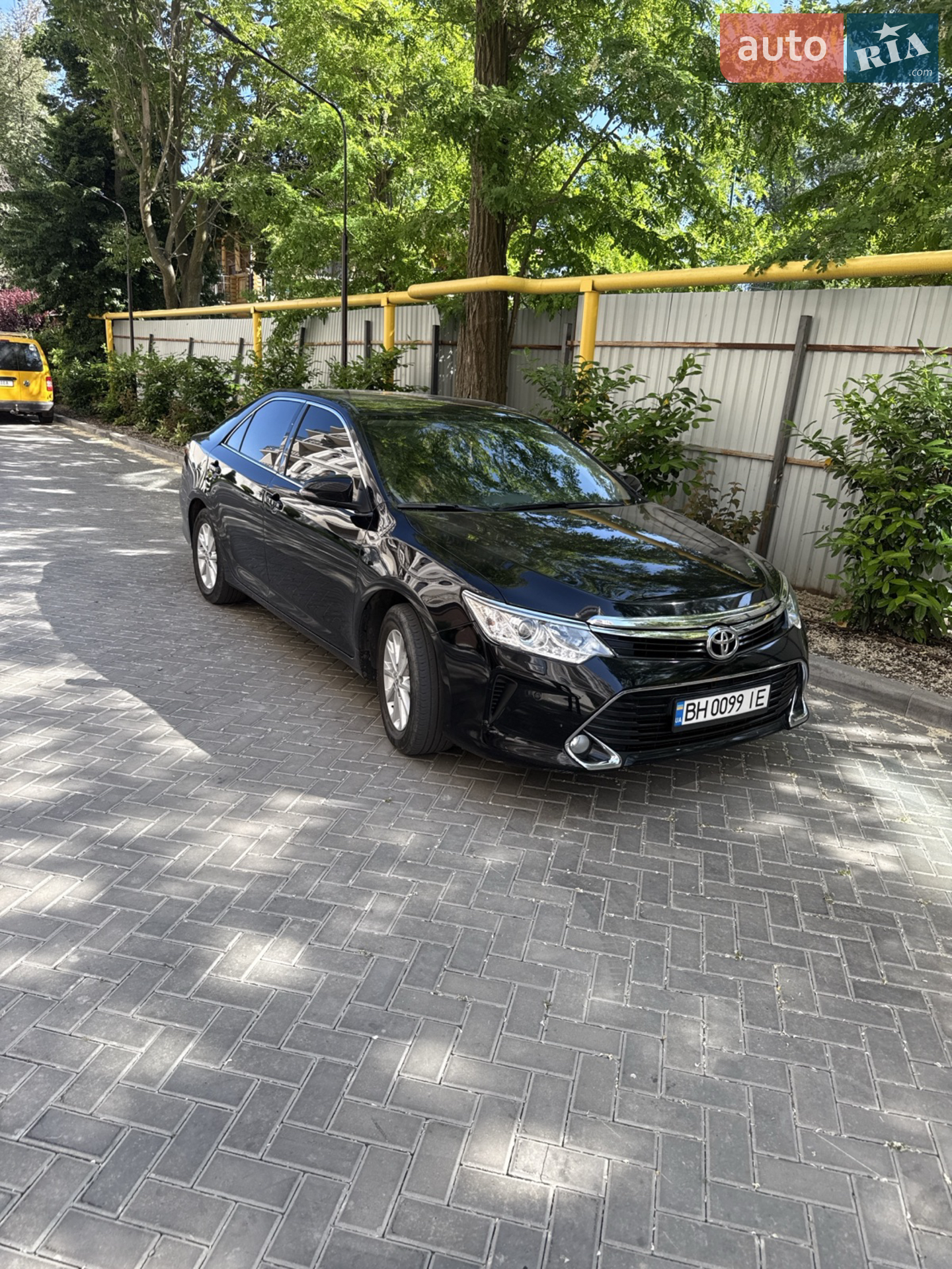2017 Toyota Camry - мініатюра 2