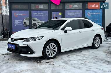 Седан Toyota Camry 2023 в Виннице
