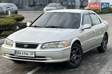 Седан Toyota Camry 2000 в Одессе