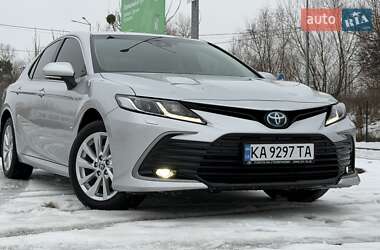 Седан Toyota Camry 2023 в Киеве