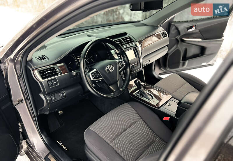 Седан Toyota Camry 2017 в Виннице