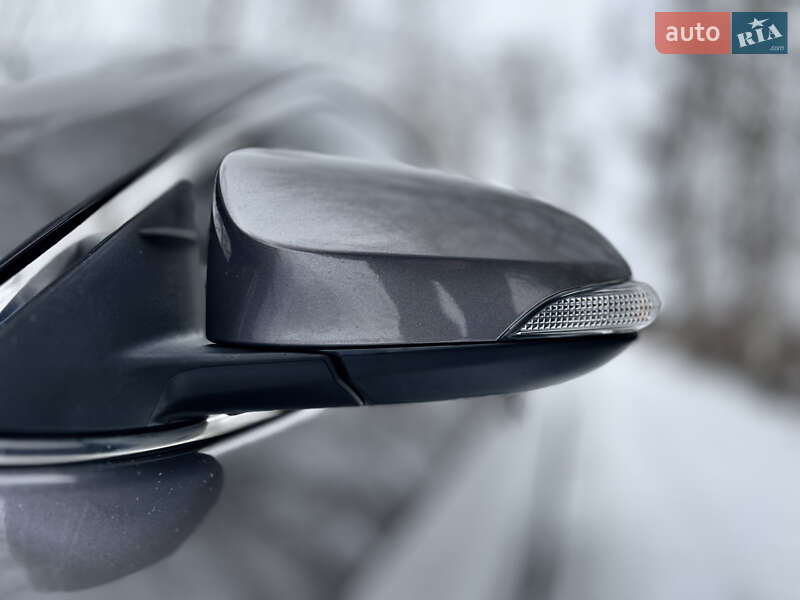 Седан Toyota Camry 2017 в Виннице