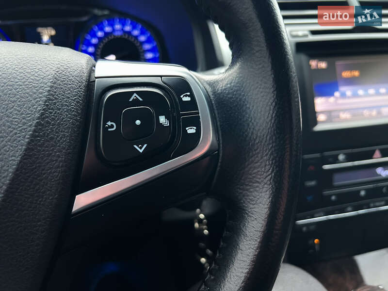 Седан Toyota Camry 2017 в Виннице