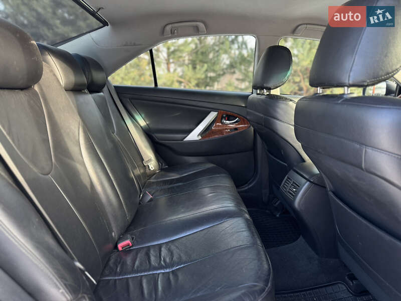 Седан Toyota Camry 2007 в Киеве