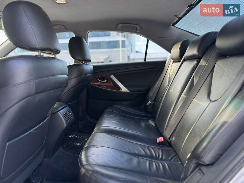 Седан Toyota Camry 2007 в Киеве