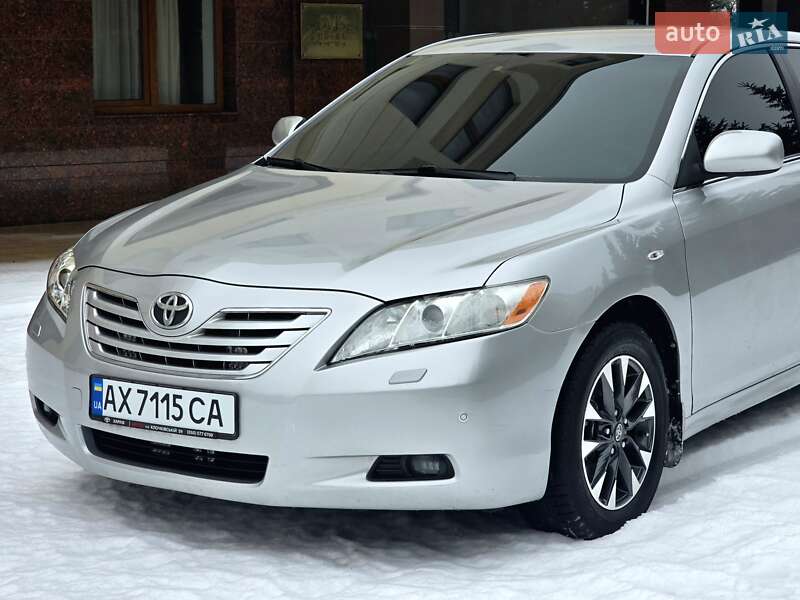 Седан Toyota Camry 2008 в Харькове