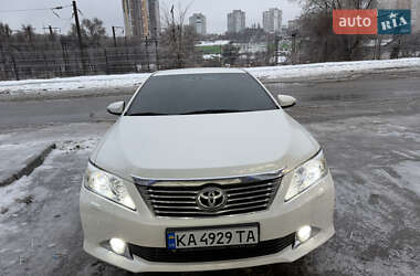 Седан Toyota Camry 2012 в Киеве