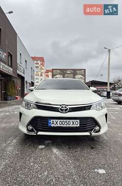 Седан Toyota Camry 2016 в Харкові