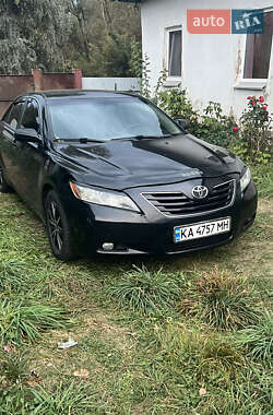 Седан Toyota Camry 2006 в Киеве