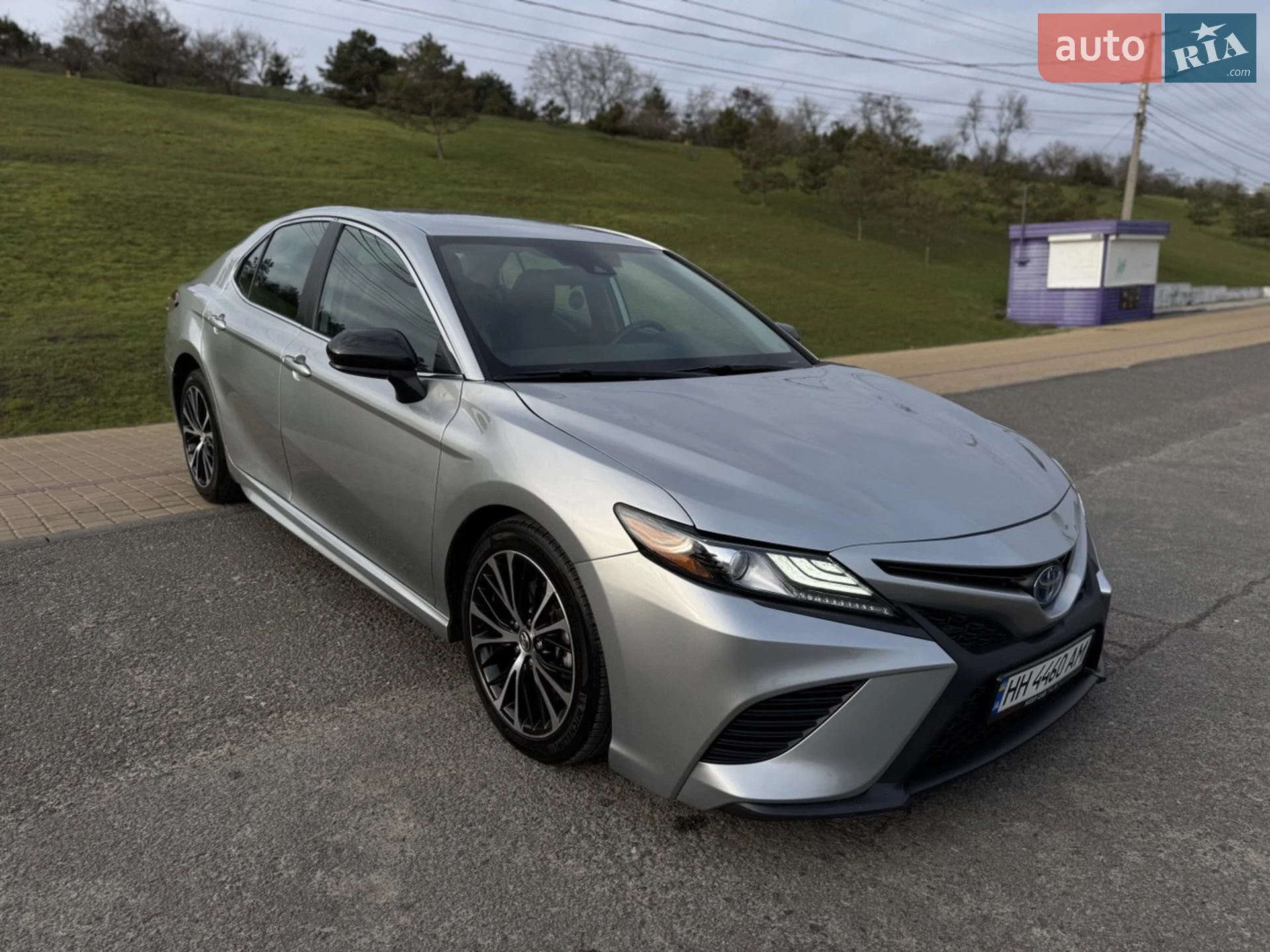 2020 Toyota Camry - мініатюра 3