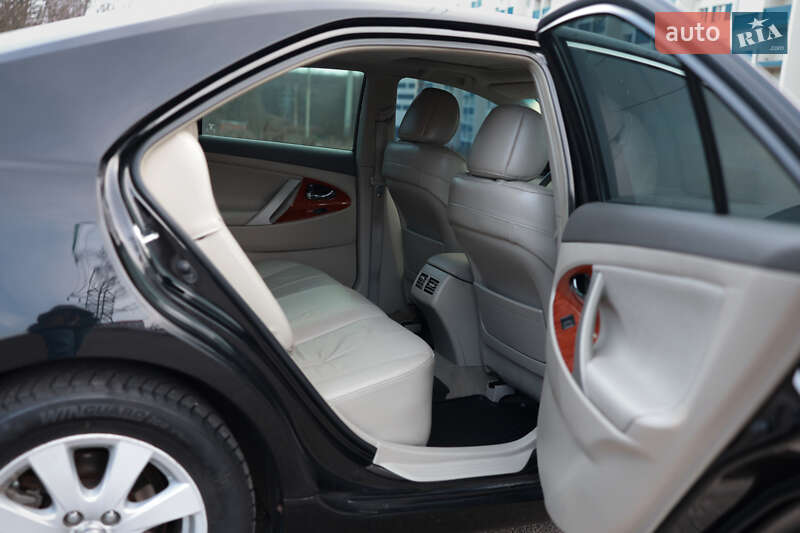 Седан Toyota Camry 2007 в Харькове