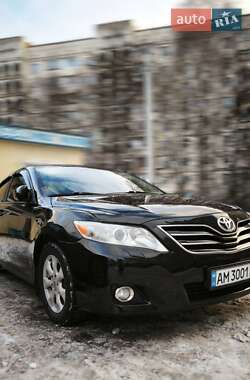 Седан Toyota Camry 2010 в Житомире